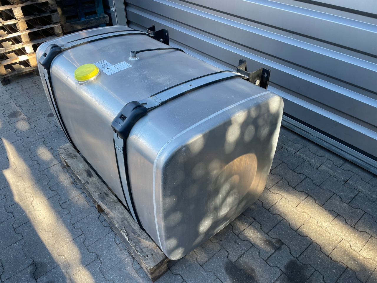 KOMPLETNY ZBIORNIK PALIWA MAN TGX TGS 580 L 81122016936 - Tangki bahan bakar untuk Truk: gambar 4 KOMPLETNY ZBIORNIK PALIWA MAN TGX TGS 580 L 81122016936 - Tangki bahan bakar untuk Truk: gambar 4