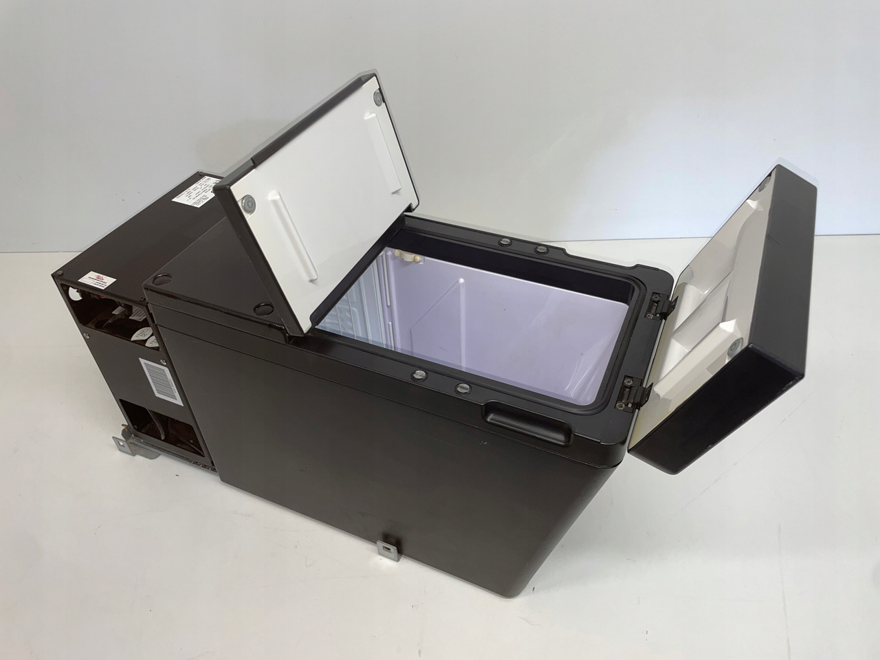 LODÓWKA CHŁODZIARKA IVECO STRALIS INTEL B 504195453 - Kabin dan interior untuk Truk: gambar 1 LODÓWKA CHŁODZIARKA IVECO STRALIS INTEL B 504195453 - Kabin dan interior untuk Truk: gambar 1