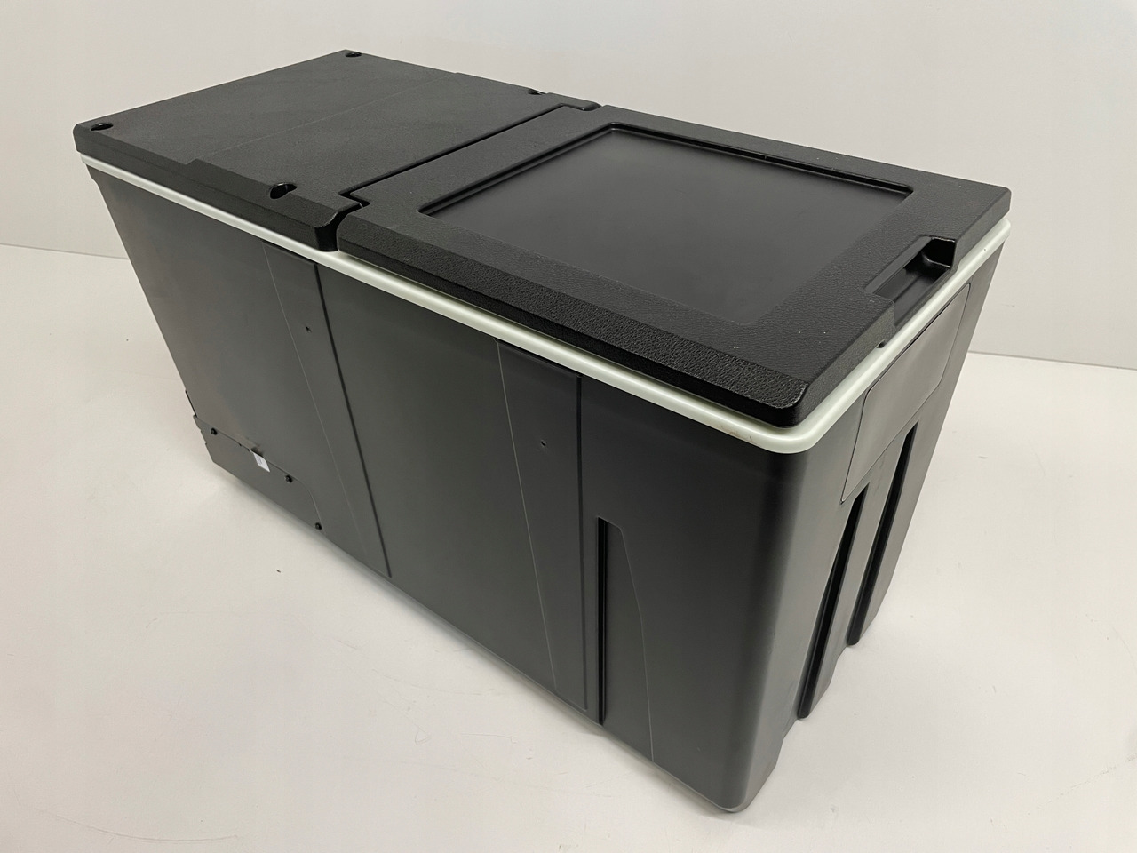 LODÓWKA CHŁODZIARKA MERCEDES ACTROS MP4 MP 4 A9608200306 - Kabin dan interior untuk Truk: gambar 1 LODÓWKA CHŁODZIARKA MERCEDES ACTROS MP4 MP 4 A9608200306 - Kabin dan interior untuk Truk: gambar 1