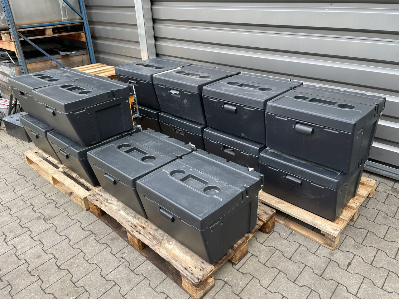 LODÓWKA IVECO HI-WAY HI WAY STRALIS - Kabin dan interior untuk Truk: gambar 1 LODÓWKA IVECO HI-WAY HI WAY STRALIS - Kabin dan interior untuk Truk: gambar 1