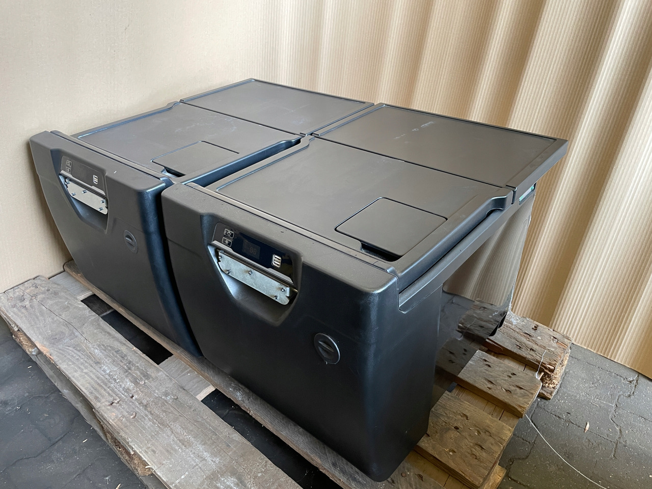 LODÓWKA IVECO S-WAY S WAY wysoka - Kabin dan interior untuk Truk: gambar 2 LODÓWKA IVECO S-WAY S WAY wysoka - Kabin dan interior untuk Truk: gambar 2