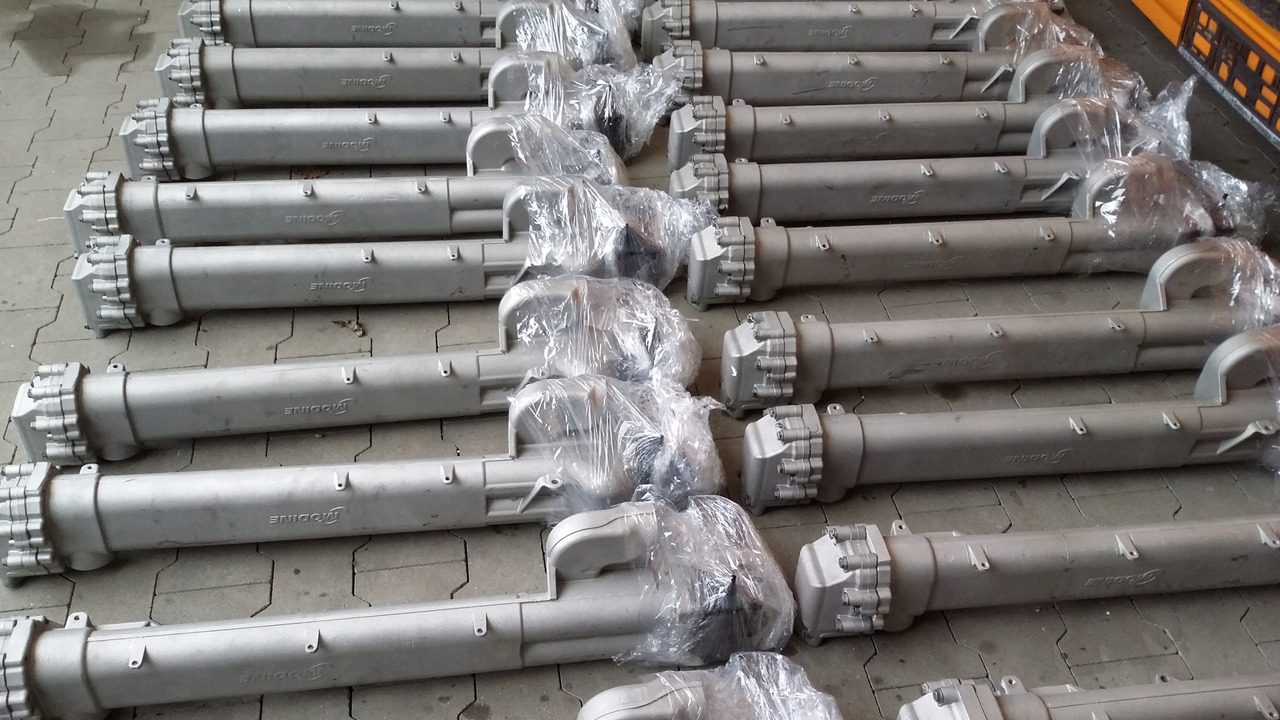 MAN F2000 TGA EGR TGX RECYRKULATOR D20,D26,D28 - Pendingin EGR untuk Truk: gambar 1 MAN F2000 TGA EGR TGX RECYRKULATOR D20,D26,D28 - Pendingin EGR untuk Truk: gambar 1