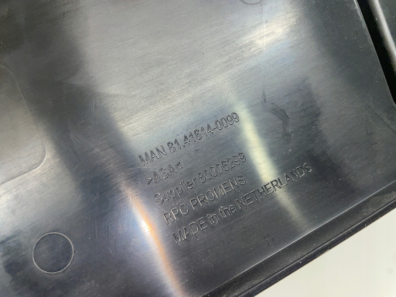 NAKŁADKA ZDERZAKA STOPIEŃ MAN TGX3 TG3 TGX 3 81416140099 - Bumper untuk Truk: gambar 3 NAKŁADKA ZDERZAKA STOPIEŃ MAN TGX3 TG3 TGX 3 81416140099 - Bumper untuk Truk: gambar 3