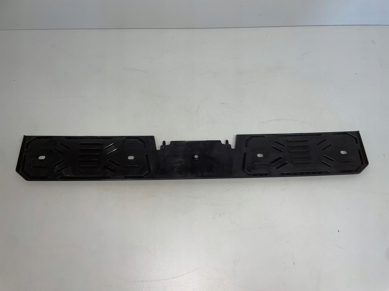 NAKŁADKA ZDERZAKA STOPIEŃ MAN TGX3 TG3 TGX 3 81416140099 - Bumper untuk Truk: gambar 2 NAKŁADKA ZDERZAKA STOPIEŃ MAN TGX3 TG3 TGX 3 81416140099 - Bumper untuk Truk: gambar 2