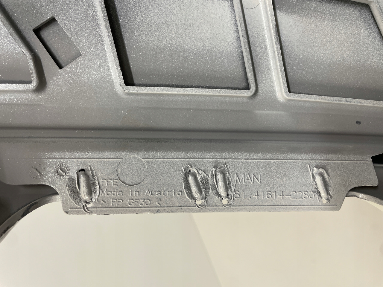 PRAWA OSŁONA ZDERZAKA ZDERZAK OKULAR MAN TGX3 TG3 TGX 3 81416142280 - Bumper untuk Truk: gambar 5 PRAWA OSŁONA ZDERZAKA ZDERZAK OKULAR MAN TGX3 TG3 TGX 3 81416142280 - Bumper untuk Truk: gambar 5