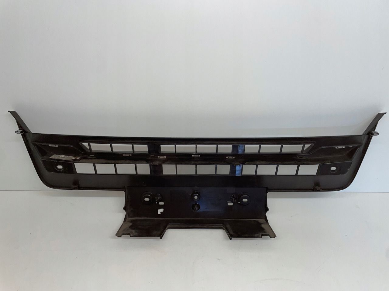 ŚRODKOWY GRILL CHROM ZDERZAKA MAN TGS TG3 TGS 3 ATRAPA 81416146086 - Panggangan untuk Truk: gambar 4 ŚRODKOWY GRILL CHROM ZDERZAKA MAN TGS TG3 TGS 3 ATRAPA 81416146086 - Panggangan untuk Truk: gambar 4