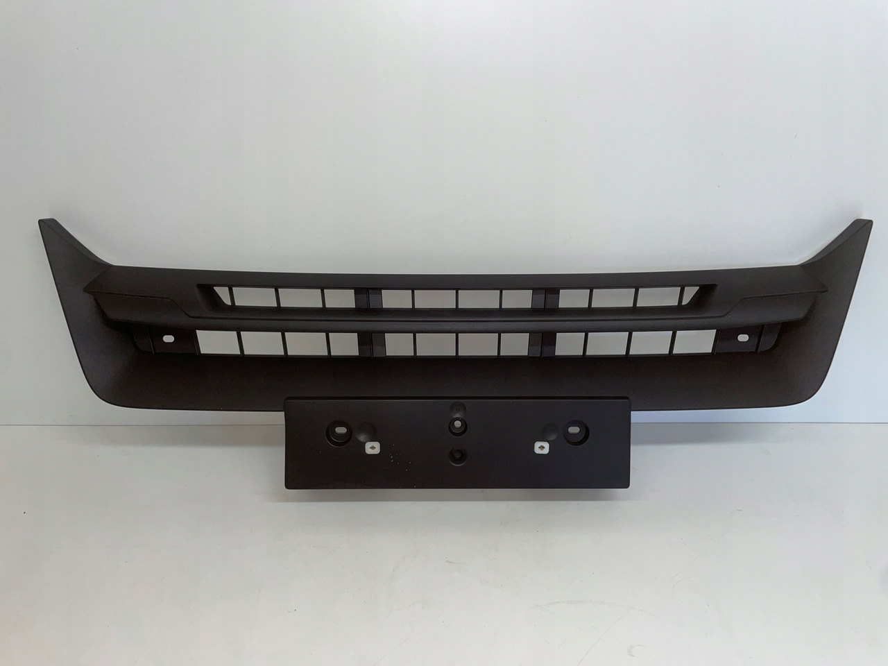 ŚRODKOWY GRILL CHROM ZDERZAKA MAN TGS TG3 TGS 3 ATRAPA 81416146086 - Langkah kaki: gambar 1 ŚRODKOWY GRILL CHROM ZDERZAKA MAN TGS TG3 TGS 3 ATRAPA 81416146086 - Langkah kaki: gambar 1