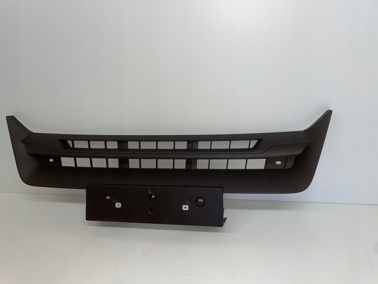 ŚRODKOWY GRILL CHROM ZDERZAKA MAN TGS TG3 TGS 3 ATRAPA 81416146086 - Langkah kaki: gambar 3 ŚRODKOWY GRILL CHROM ZDERZAKA MAN TGS TG3 TGS 3 ATRAPA 81416146086 - Langkah kaki: gambar 3