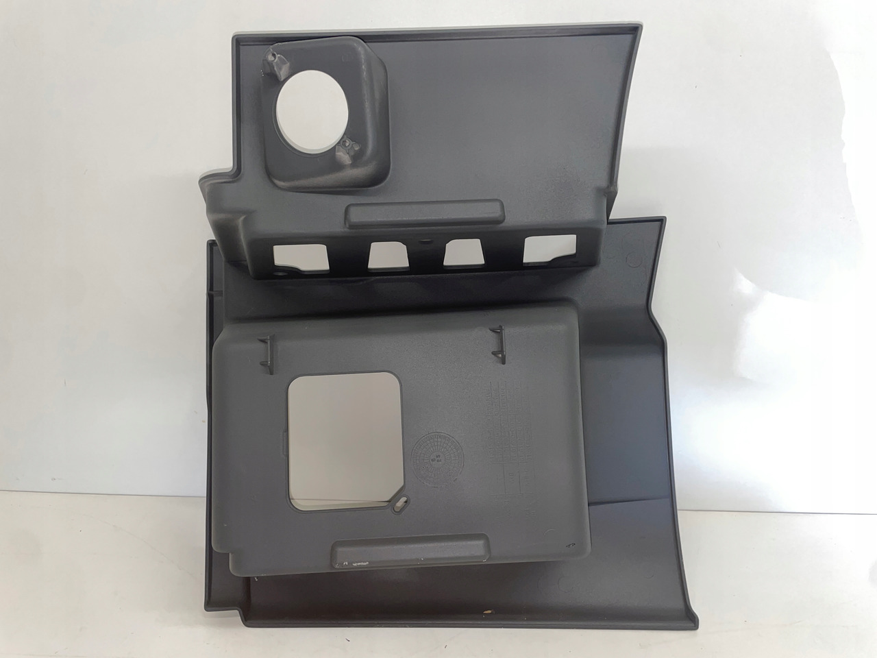 STOPNICA DOLNY STOPIEŃ PRAWY MAN TGS TGXS TG-3 81615200092 - Langkah kaki untuk Truk: gambar 4 STOPNICA DOLNY STOPIEŃ PRAWY MAN TGS TGXS TG-3 81615200092 - Langkah kaki untuk Truk: gambar 4