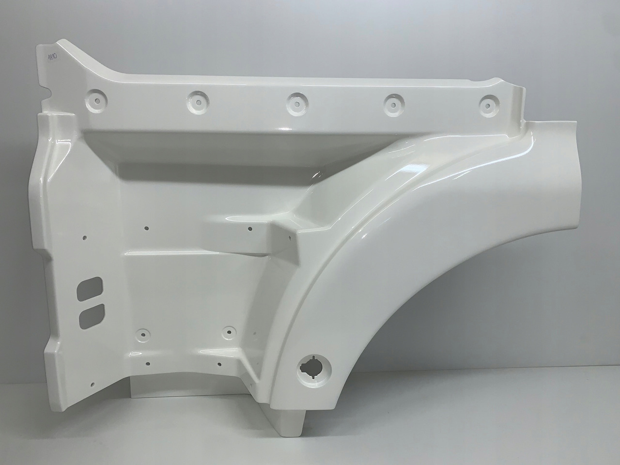 STOPNICA STOPIEŃ MAN TGX EURO 6 RAL 9010 NR 1810 - Pintu dan bagian untuk Truk: gambar 1 STOPNICA STOPIEŃ MAN TGX EURO 6 RAL 9010 NR 1810 - Pintu dan bagian untuk Truk: gambar 1