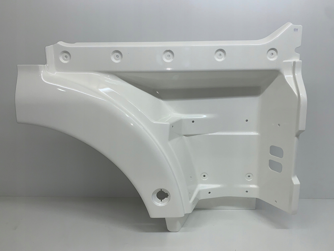 STOPNICA STOPIEŃ MAN TGX EURO 6 RAL 9010 NR 1811 - Pintu dan bagian untuk Truk: gambar 1 STOPNICA STOPIEŃ MAN TGX EURO 6 RAL 9010 NR 1811 - Pintu dan bagian untuk Truk: gambar 1