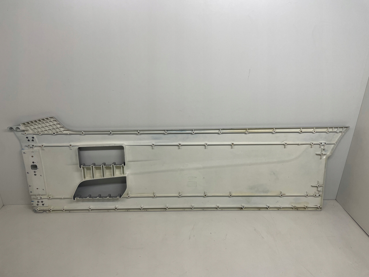 ZABUDOWA MIĘDZYOSIOWA SPOILER FORD F-MAX F MAX - Aerodinamika/ Spoiler untuk Truk: gambar 5 ZABUDOWA MIĘDZYOSIOWA SPOILER FORD F-MAX F MAX - Aerodinamika/ Spoiler untuk Truk: gambar 5