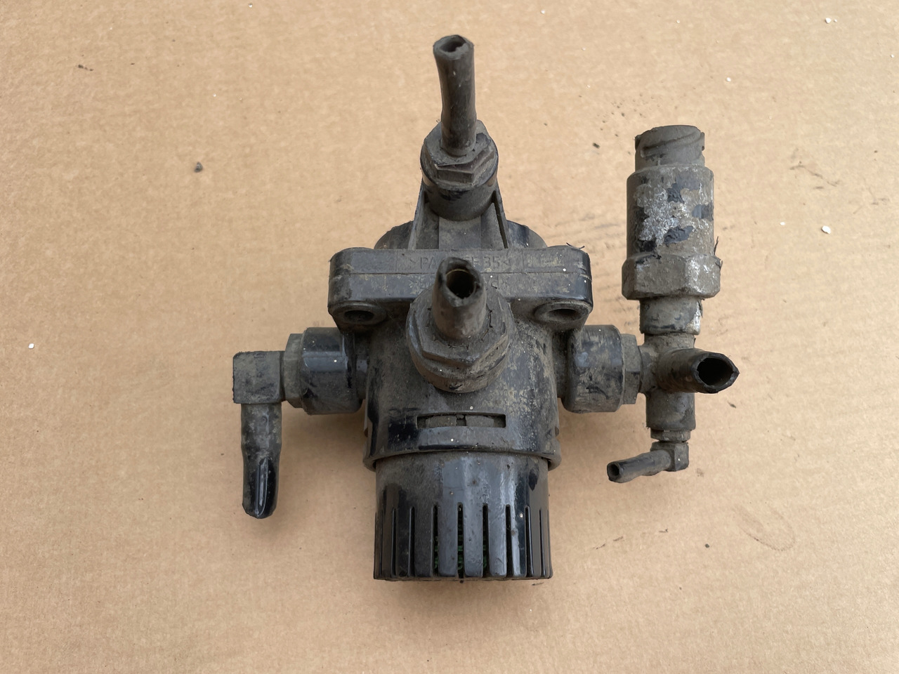 ZAWÓR HAMULCA RĘCZNEGO WABCO MAN TGX TGA TGS 81521166075 - Katup rem untuk Truk: gambar 4 ZAWÓR HAMULCA RĘCZNEGO WABCO MAN TGX TGA TGS 81521166075 - Katup rem untuk Truk: gambar 4