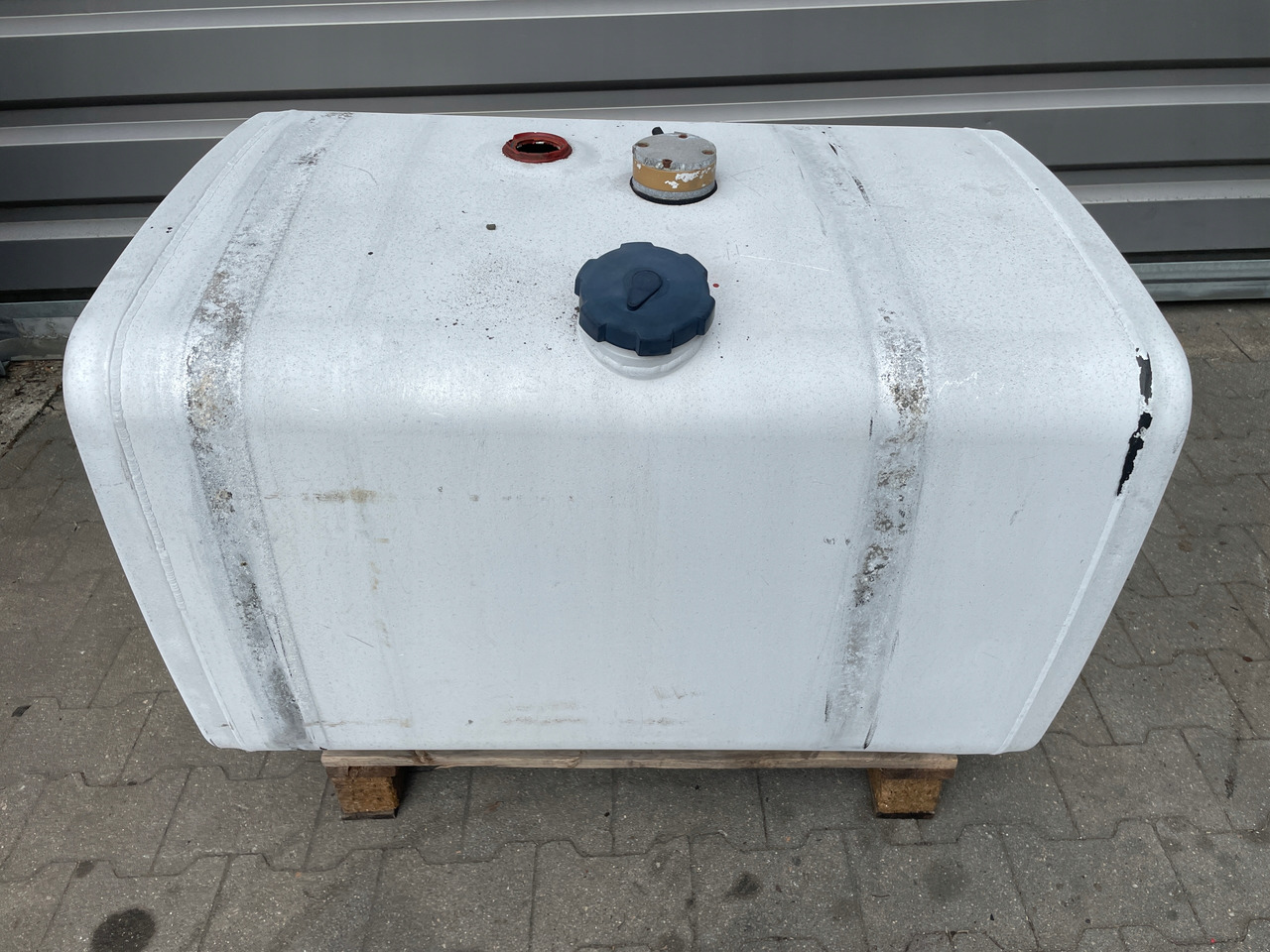 ZBIORNIK PALIWA 400L MAN, SCANIA, VOLVO, MERCEDES ,IVECO 02922400 - Tangki bahan bakar untuk Truk: gambar 2 ZBIORNIK PALIWA 400L MAN, SCANIA, VOLVO, MERCEDES ,IVECO 02922400 - Tangki bahan bakar untuk Truk: gambar 2