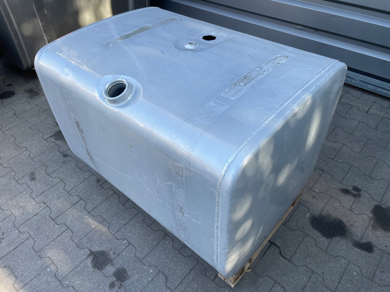 ZBIORNIK PALIWA 400L SCANIA 1878319 - Tangki bahan bakar untuk Truk: gambar 4 ZBIORNIK PALIWA 400L SCANIA 1878319 - Tangki bahan bakar untuk Truk: gambar 4