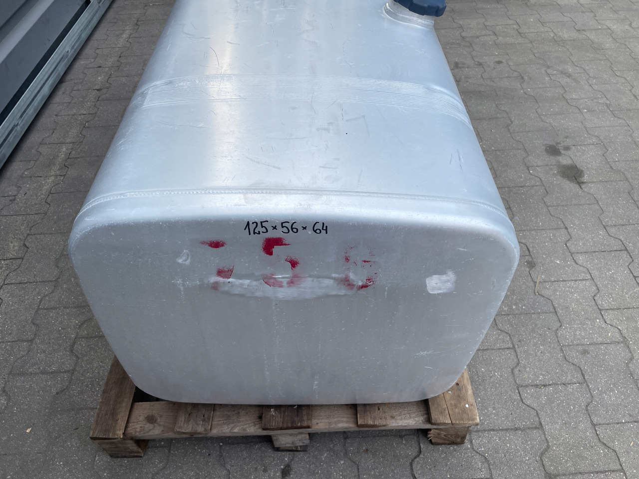 ZBIORNIK PALIWA MAN SCANIA DAF R 600 L IVECO - Tangki bahan bakar untuk Truk: gambar 3 ZBIORNIK PALIWA MAN SCANIA DAF R 600 L IVECO - Tangki bahan bakar untuk Truk: gambar 3