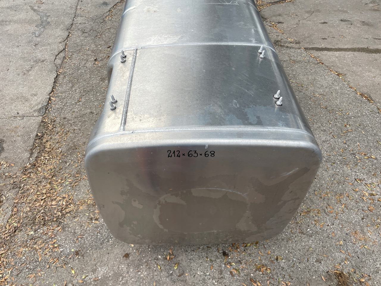 ZBIORNIK PALIWA MAN TGX TGS 680 L 75 AD BLUE 81122016726 - Tangki bahan bakar untuk Truk: gambar 4 ZBIORNIK PALIWA MAN TGX TGS 680 L 75 AD BLUE 81122016726 - Tangki bahan bakar untuk Truk: gambar 4