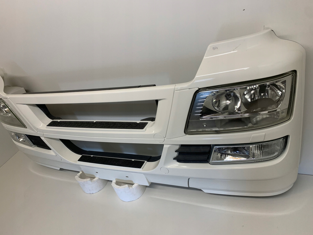 ZDERZAK XENON MAN TGS - Bumper untuk Truk: gambar 5 ZDERZAK XENON MAN TGS - Bumper untuk Truk: gambar 5