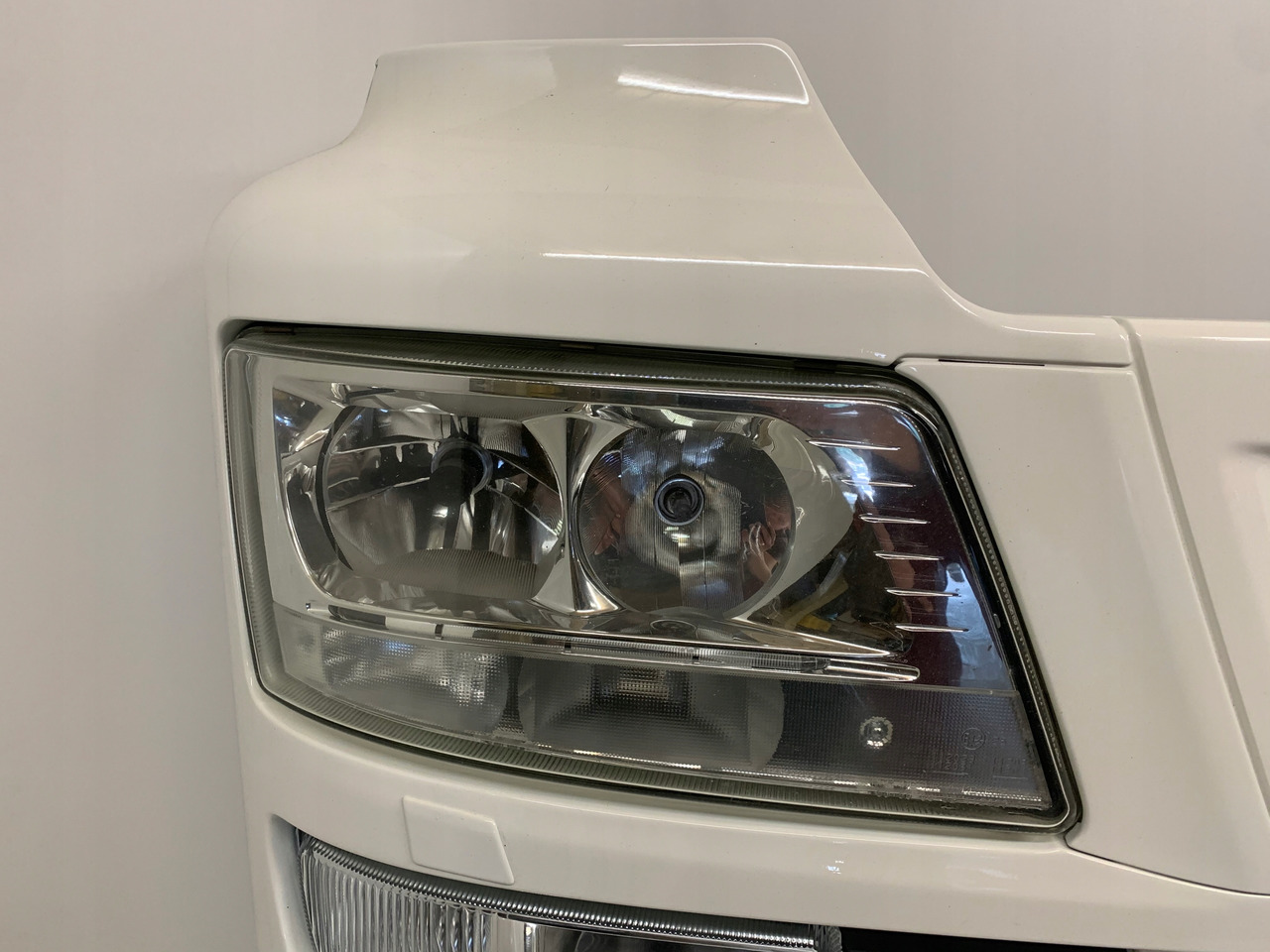 ZDERZAK XENON MAN TGS - Bumper untuk Truk: gambar 3 ZDERZAK XENON MAN TGS - Bumper untuk Truk: gambar 3