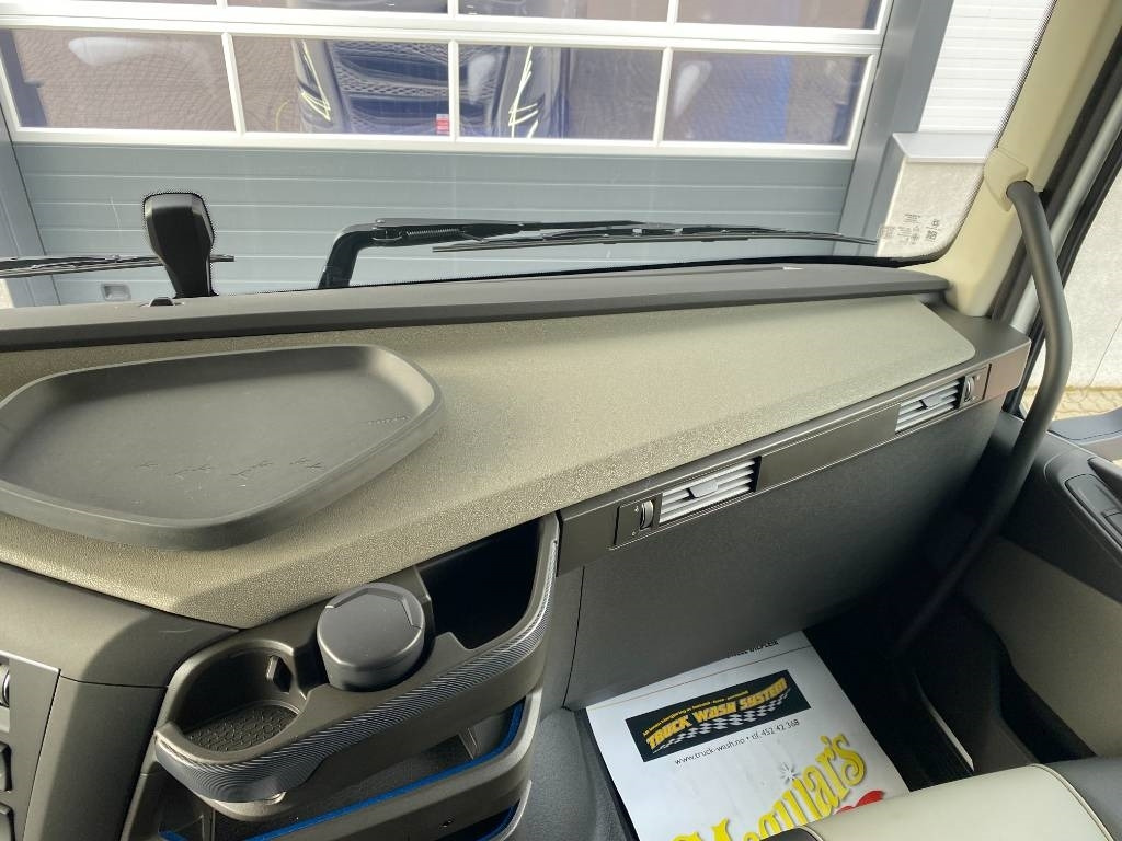 Volvo FH 500 - Tractor head: gambar 5 Volvo FH 500 - Tractor head: gambar 5