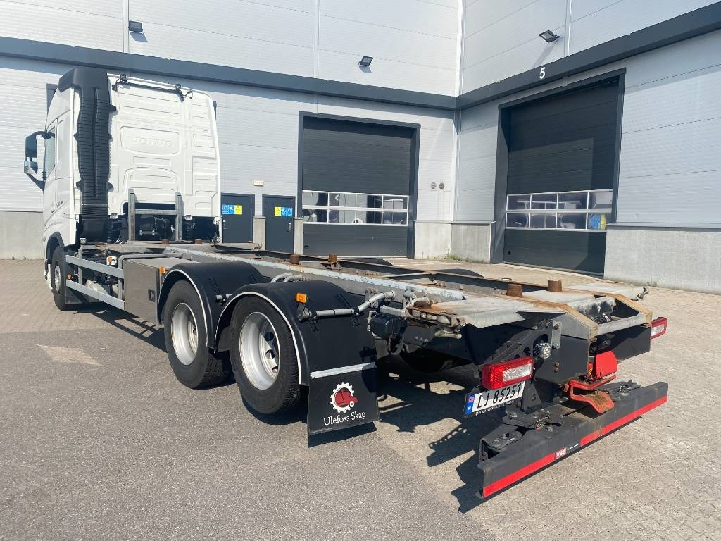 Volvo FH 540 - Pengangkut kontainer/ Container truck: gambar 4 Volvo FH 540 - Pengangkut kontainer/ Container truck: gambar 4