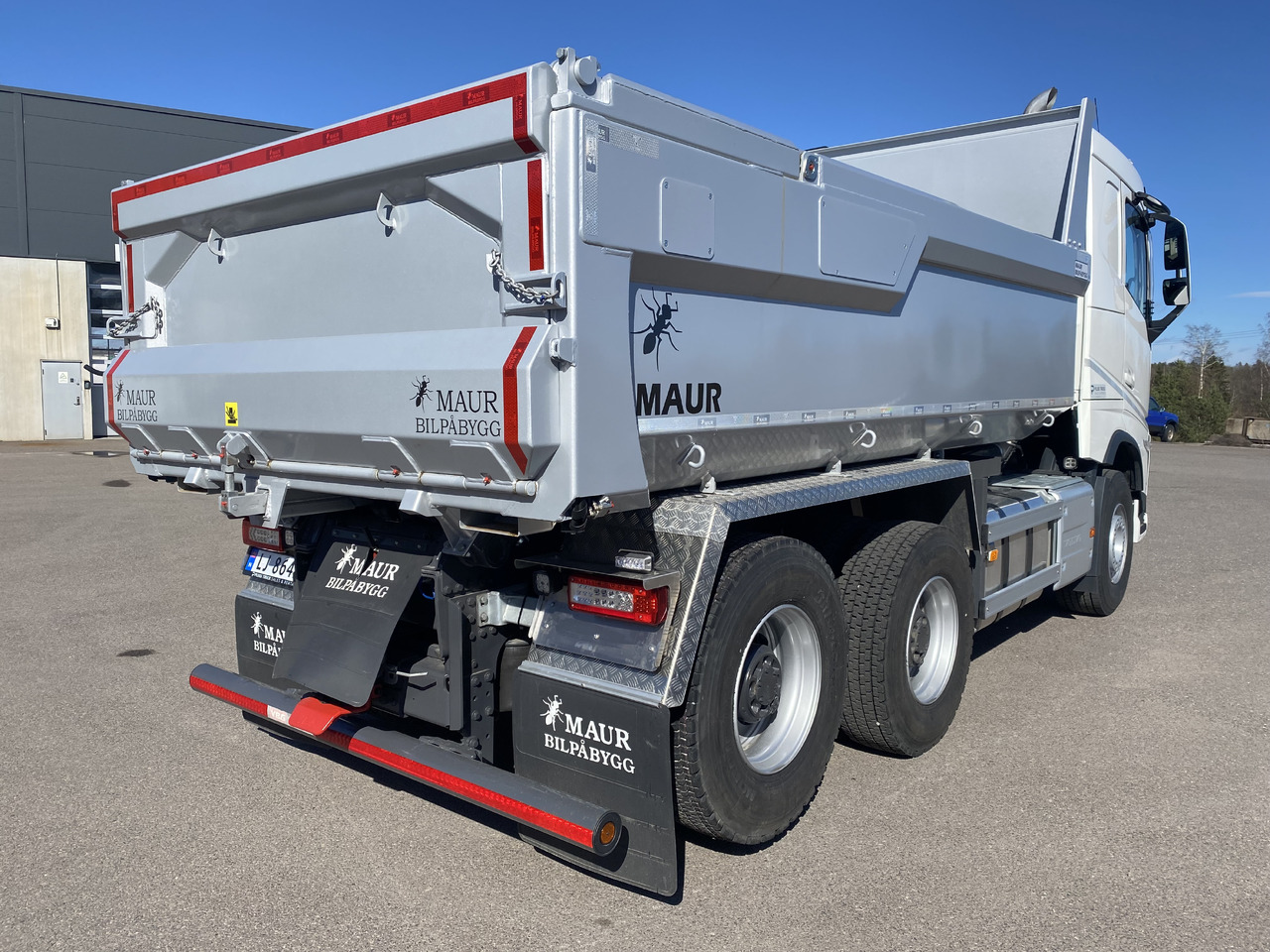 Volvo FH 540 - Truk jungkit: gambar 3 Volvo FH 540 - Truk jungkit: gambar 3