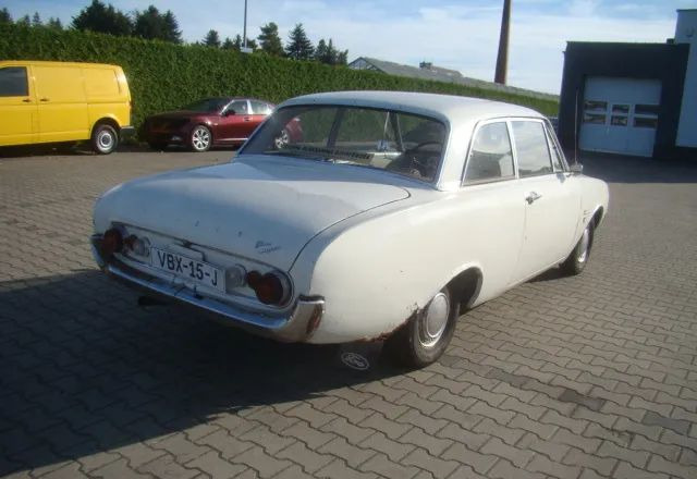 Ford Taunus - Mobil: gambar 4 Ford Taunus - Mobil: gambar 4