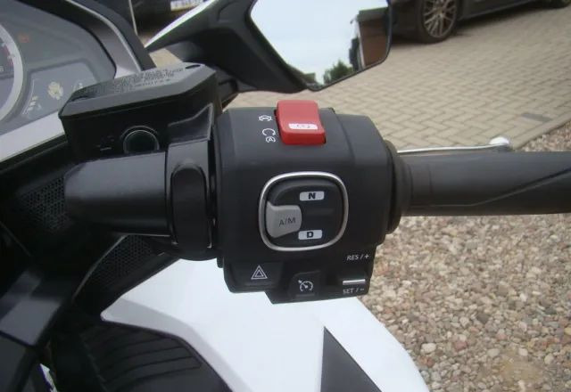 Sepeda motor Honda GL: gambar 15