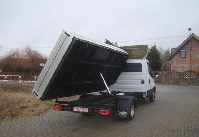 Iveco DAILY 35 C 15 3.5T 4.60M 3.5T NA HAKU CLIMATRONIC - Van jungkit: gambar 5 Iveco DAILY 35 C 15 3.5T 4.60M 3.5T NA HAKU CLIMATRONIC - Van jungkit: gambar 5