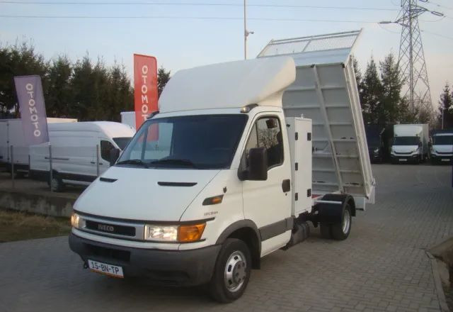 Iveco DAILY 40 C 12 - Van jungkit: gambar 1 Iveco DAILY 40 C 12 - Van jungkit: gambar 1