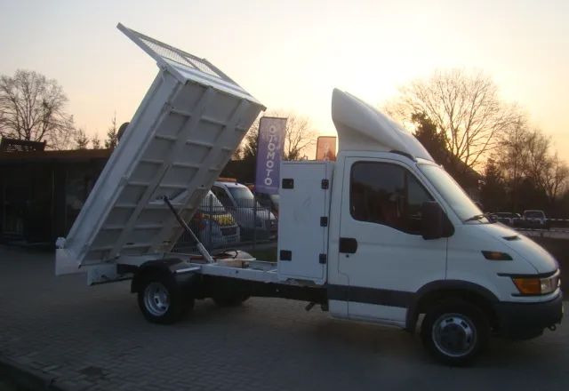 Iveco DAILY 40 C 12 - Van jungkit: gambar 5 Iveco DAILY 40 C 12 - Van jungkit: gambar 5