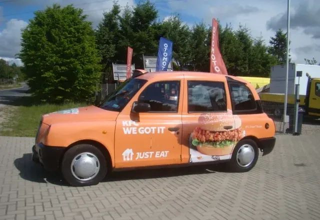 LTI Inny - Mobil sedan: gambar 2 LTI Inny - Mobil sedan: gambar 2