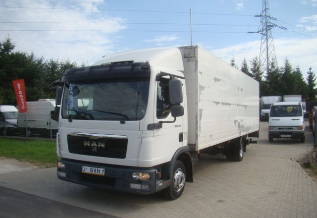 MAN TGL 12-220 8.10M KLIMA WINDA 2000KG - Truk box: gambar 1 MAN TGL 12-220 8.10M KLIMA WINDA 2000KG - Truk box: gambar 1