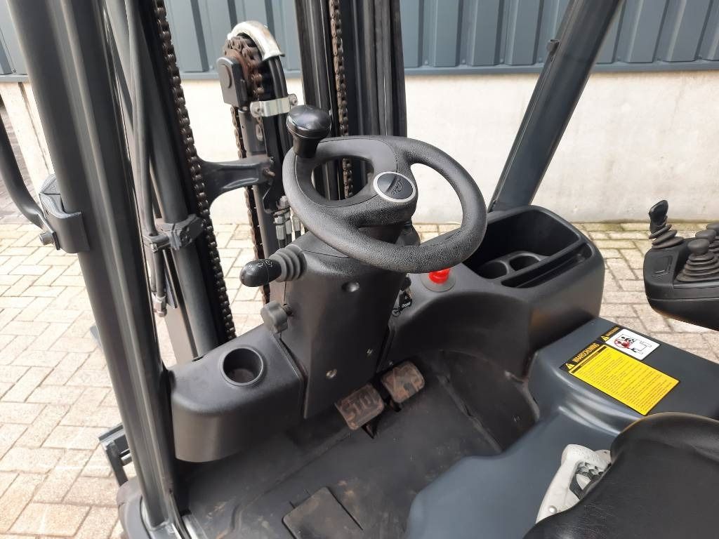 LINDE E20L-02 - Forklift listrik: gambar 5 LINDE E20L-02 - Forklift listrik: gambar 5