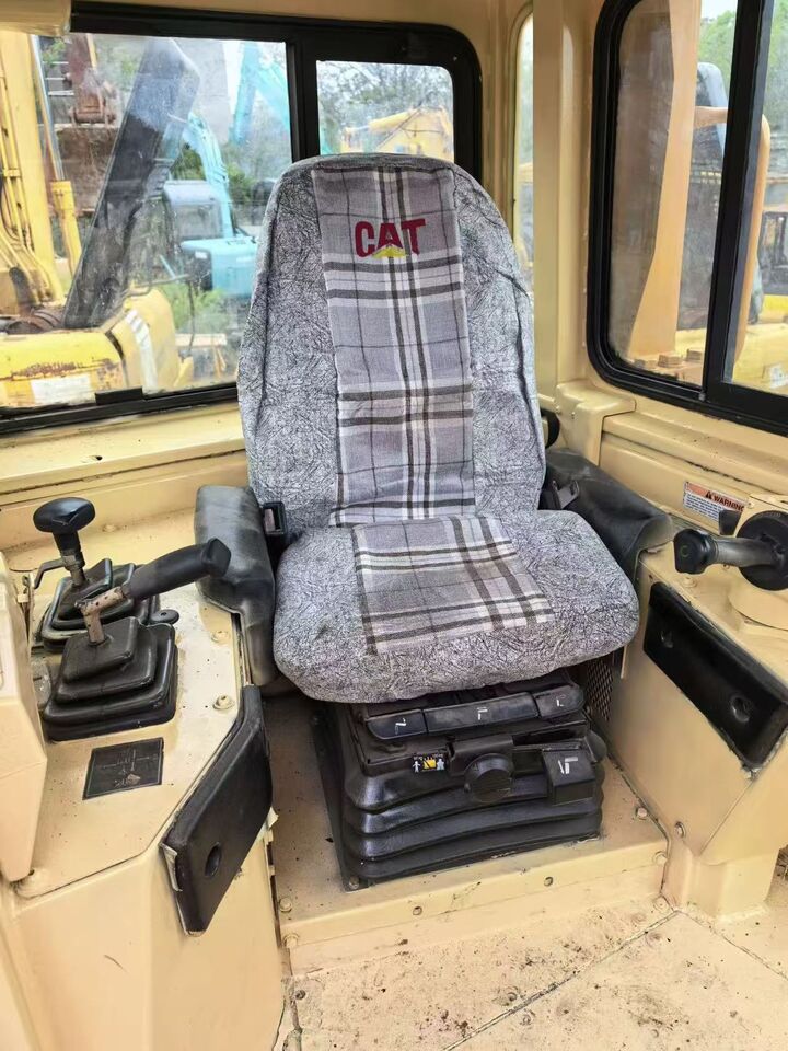 CATERPILLAR D8R - Bulldozer: gambar 5 CATERPILLAR D8R - Bulldozer: gambar 5