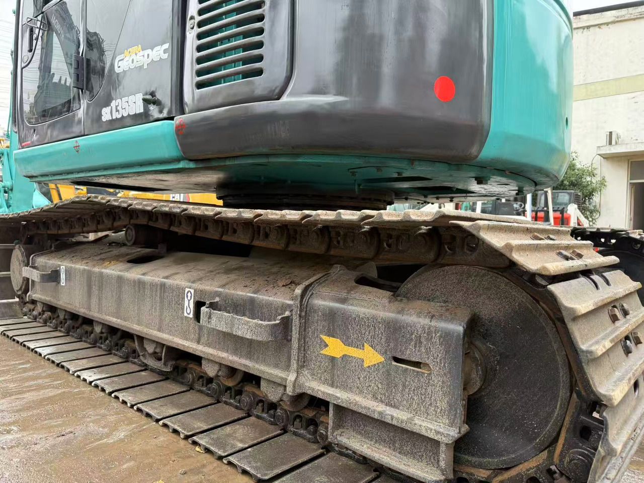 Kobelco SK135 - Ekskavator perayap: gambar 4 Kobelco SK135 - Ekskavator perayap: gambar 4