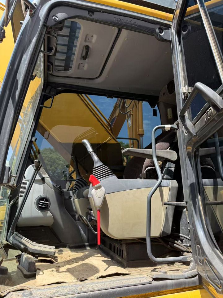 Komatsu PC220-8 - Ekskavator perayap: gambar 5 Komatsu PC220-8 - Ekskavator perayap: gambar 5