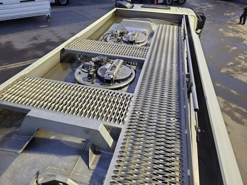 DAF CF 75.310 - Truk tangki: gambar 5 DAF CF 75.310 - Truk tangki: gambar 5