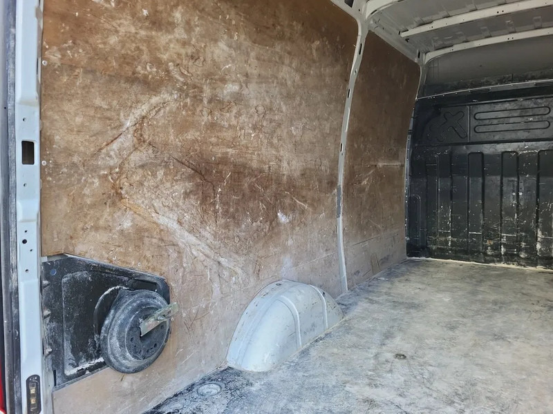 Iveco Daily L2H2 - Van panel: gambar 4 Iveco Daily L2H2 - Van panel: gambar 4