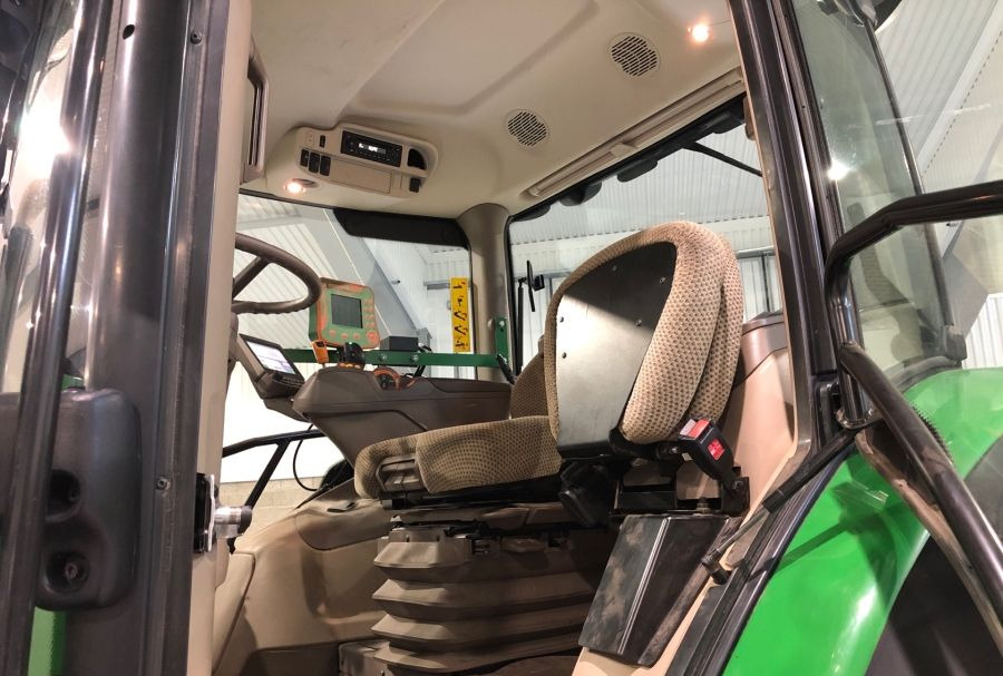 John Deere 6155R - Traktor: gambar 3 John Deere 6155R - Traktor: gambar 3