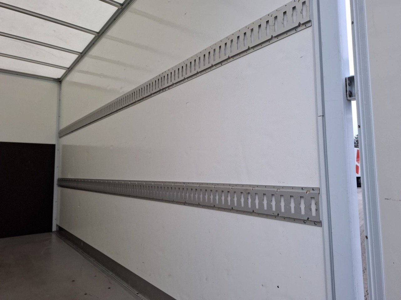 Iveco 35-160P/A8, Klima, HiMatik, LED, Luft, - Van box: gambar 5 Iveco 35-160P/A8, Klima, HiMatik, LED, Luft, - Van box: gambar 5