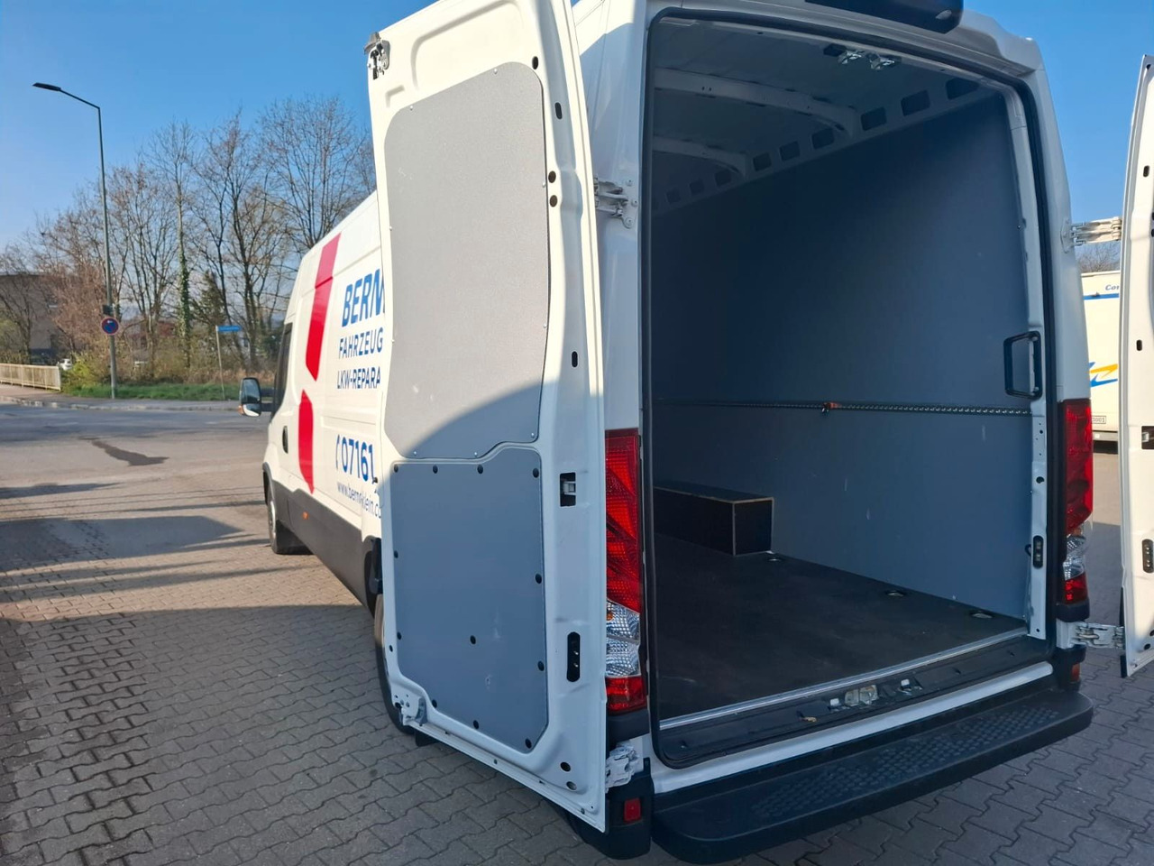 Iveco 35-160V/P, Luftfed., KLima, HiMatic, DAB,. - Van panel: gambar 5 Iveco 35-160V/P, Luftfed., KLima, HiMatic, DAB,. - Van panel: gambar 5