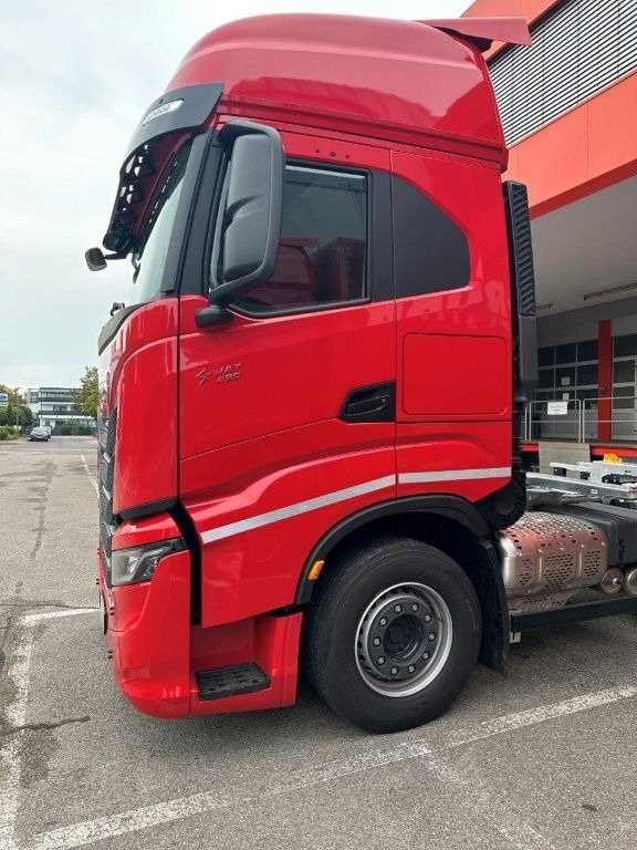 Iveco AS 260SY/FS CM - Pengangkut kontainer/ Container truck: gambar 5 Iveco AS 260SY/FS CM - Pengangkut kontainer/ Container truck: gambar 5
