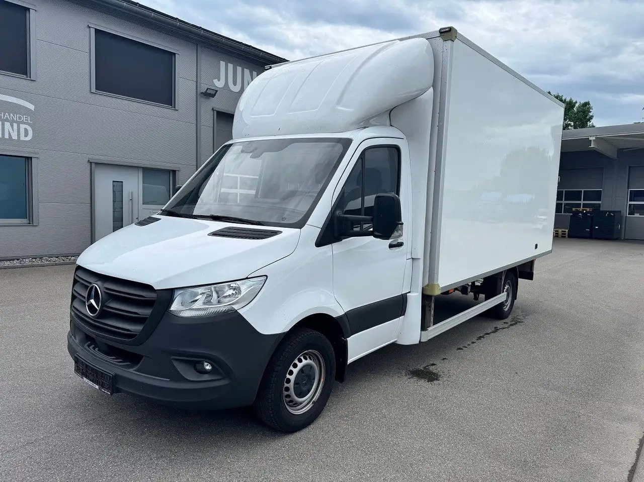 Mercedes-Benz Sprinter 315 CDI Maxi Lang Koffer Klima - Van box: gambar 1 Mercedes-Benz Sprinter 315 CDI Maxi Lang Koffer Klima - Van box: gambar 1