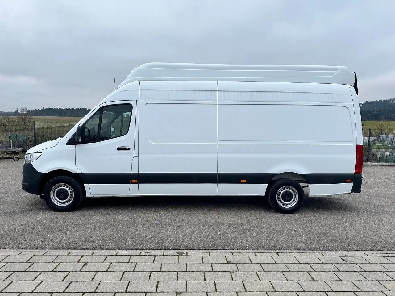 Mercedes-Benz Sprinter 316 CDI Maxi Lang Extrahoch XXL Klima M - Van panel: gambar 3 Mercedes-Benz Sprinter 316 CDI Maxi Lang Extrahoch XXL Klima M - Van panel: gambar 3
