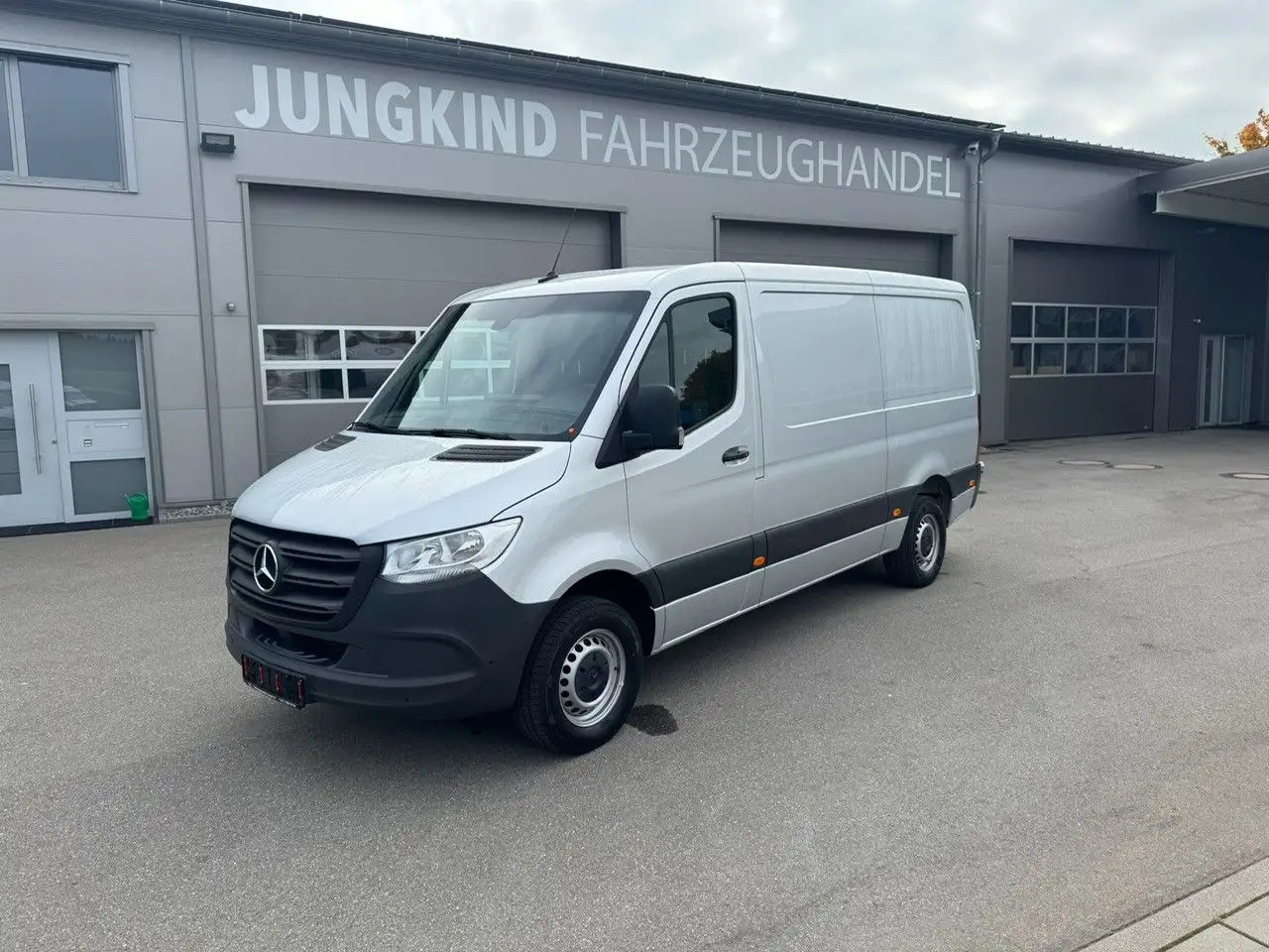 Mercedes-Benz Sprinter 317 CDI Flach Lang Silber Klima MBUX - Van panel: gambar 1 Mercedes-Benz Sprinter 317 CDI Flach Lang Silber Klima MBUX - Van panel: gambar 1