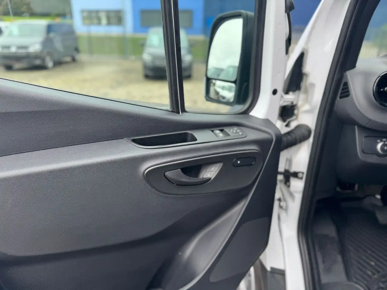 Mercedes-Benz Sprinter 317 CDI Lang Hoch Klima MBUX AHK 2,8t - Van panel: gambar 5 Mercedes-Benz Sprinter 317 CDI Lang Hoch Klima MBUX AHK 2,8t - Van panel: gambar 5