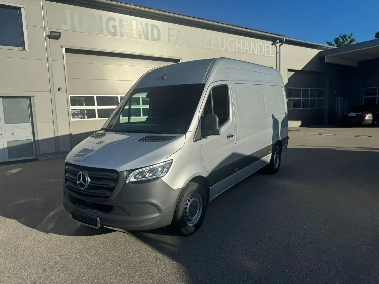 Mercedes-Benz Sprinter 317 CDI Lang Hoch Klima MBUX Silber LED - Van panel: gambar 2 Mercedes-Benz Sprinter 317 CDI Lang Hoch Klima MBUX Silber LED - Van panel: gambar 2