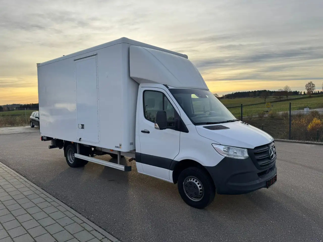 Mercedes-Benz Sprinter 516 CDI Maxi Koffer LBW AHK Klima - Van box: gambar 2 Mercedes-Benz Sprinter 516 CDI Maxi Koffer LBW AHK Klima - Van box: gambar 2