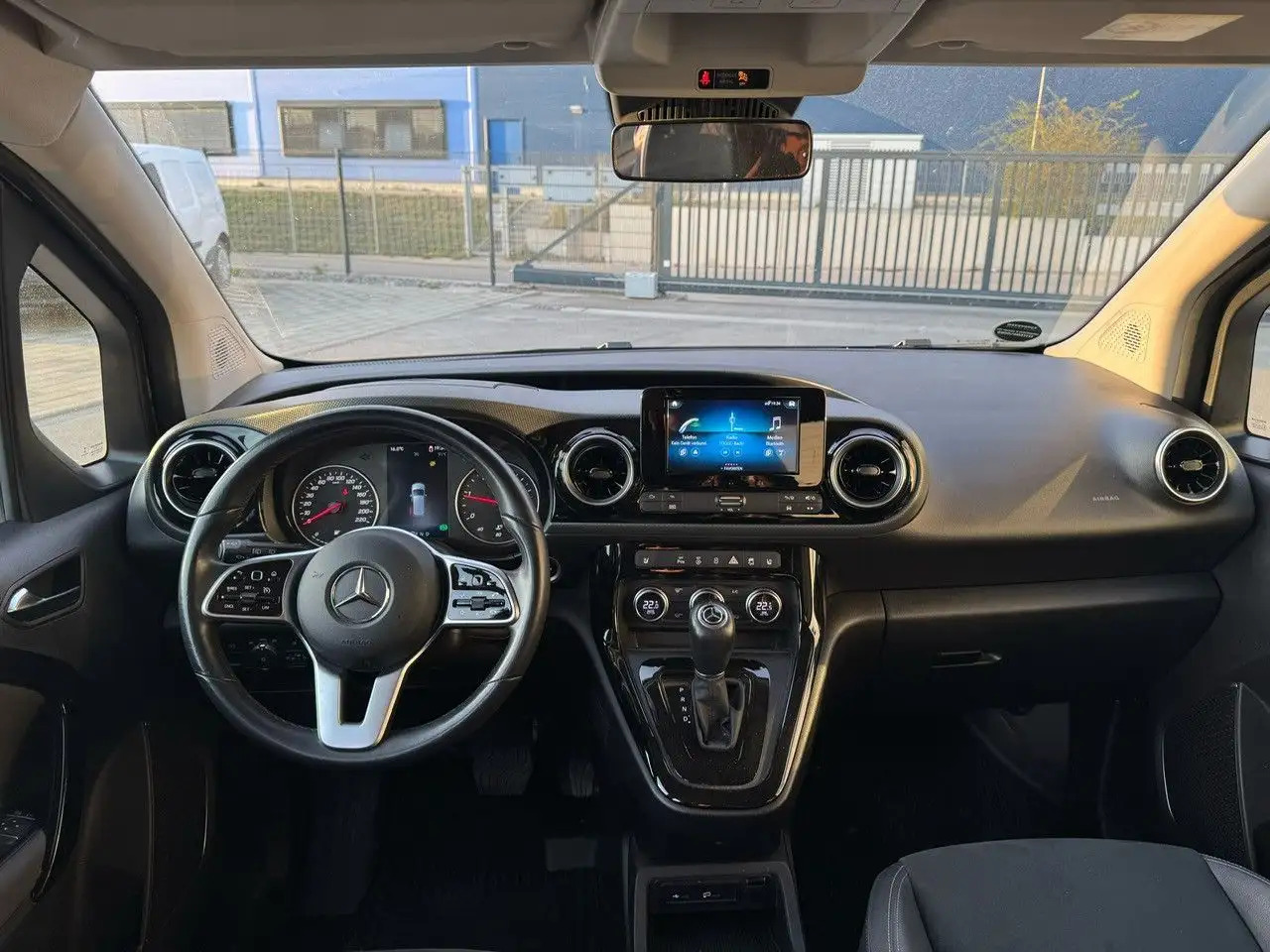 Mercedes-Benz T-Class T -Klasse 160 d standard - Mobil: gambar 4 Mercedes-Benz T-Class T -Klasse 160 d standard - Mobil: gambar 4